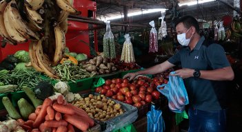 Cúcuta tuvo una variación mensual en los alimentos de 0,48% y de 3,12% en calzado y prendas de vestir. / Foto Archivo La Opinión