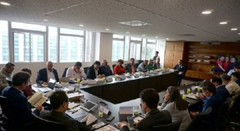 Docentes empiezan diálogos con el Ministerio de Educación