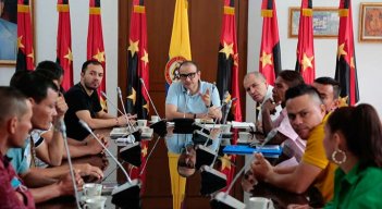 Líderes de San Calixto, Tibú y La Gabarra le solicitaron al gobernador Silvano Serrano mantenimiento vial./Foto cortesía