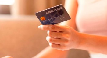 Según especialistas de Intexus, luego de la pandemia, las tarjetas físicas incrementaron entre 2021 y 2022 un 18%; y hay alrededor de 350.000  tarjetas digitales en Colombia, con una tasa de crecimiento mensual entre un 3% y 5%. 