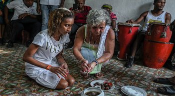 El feminismo cubano rompe barreras en la santería