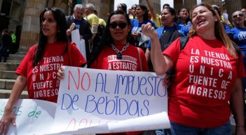 Un grupo de tenderos protestó el jueves contra la reforma tributaria. / Foto: Colprensa