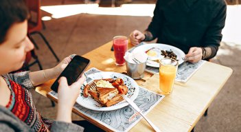 Las comidas fuera del hogar crecieron en septiembre, pero no en las mismas proporciones del mismo mes de 2021. / Foto Pexels