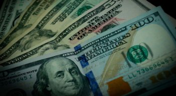 Según la plataforma Set-FX, la divisa estadounidense tuvo un precio de apertura de $4.630 un mínimo de $4.619 y un máximo de $4.630. / Foto: Colprensa