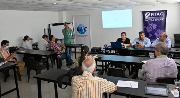 Sandra Guzmán, de Fitac; Víctor Méndez, de la Cámara Colombo-Venezolana y Carlos Luna, del Comité Intergremial, escucharon a gremios del Táchira. / Foto Jorge Gutiérrez La Opinión