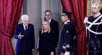 Ultraderechista Meloni asume el poder en Italia