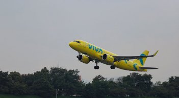 Viva suspendió cuatro rutas aéreas. /Foto: Archivo