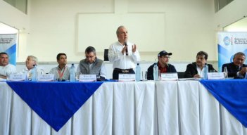 El ministro de Transporte, Guillermo Reyes escuchó ayer a las comunidades de Pamplona y Pamplonita/Foto cortesía