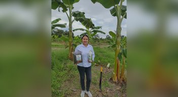 Yolima Villamizar Suárez, se siente orgullosa de trabajar del fruto de su tierra: Chitagá./Foto: cortesía