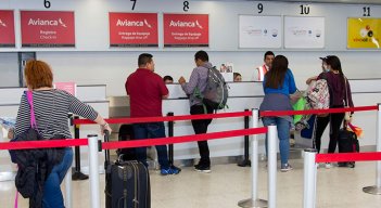 Muchos clientes ya compraron sus boletos para Semana Santa y la semana de receso escolar de octubre. Foto Archivo La Opinión
