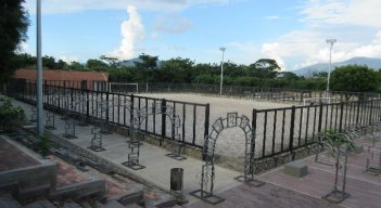 Cancha de fútbol arena en el parque Playa/Foto Orlando Carvajal/La Opinión