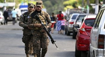 Militares asedian a las pandillas en sus bastiones en ciudad cercada en El Salvador./Foto: AFP