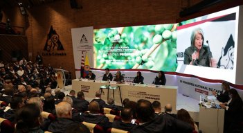 La ministra de Agricultura, Cecilia López, durante el Congreso Nacional Cafetero. / Foto: Magaly Rubio