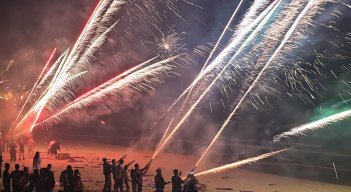 El mundo festeja la entrada a 2023 tras un año turbulento