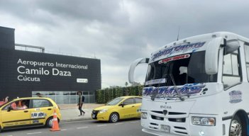 ¿Qué hacían buses venezolanos en el Aeropuerto Camilo Daza de Cúcuta?