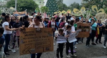 La manifestación se desarrolló de manera pacífica en el parque Santander, frente a la Alcaldía de Cúcuta. / Foto: La Opinión 