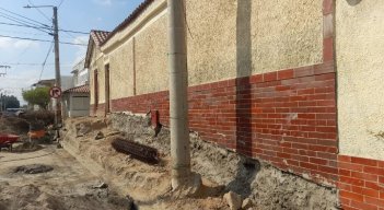 Esta es la casa en la que se denuncia que la alcaldía produjo daños en sus bases/Foto Orlando Carvajal/La Opinión
