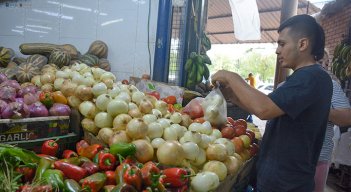Con la llegada del nuevo año, los consumidores siguen siendo afectados por el alza de precios en Cúcuta. / Foto Leonardo Favio Oliveros-La Opinión