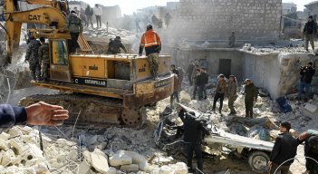 Dieciséis muertos al derrumbarse un edificio en Siria./Foto: AFP