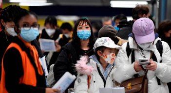 El mundo multiplica los controles a los viajeros procedentes de China