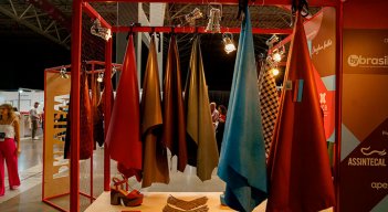 Tejidos sintéticos y plantillas en diferentes tecnologías se promocionan en la feria. / Foto Cortesía