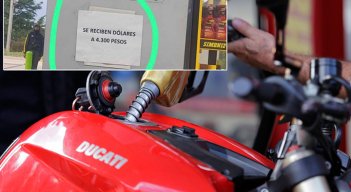 A través de carteles, estaciones de servicio ofrecieron la gasolina en dólares, tras la reapertura vehicular de la frontera. / Foto Cortesía