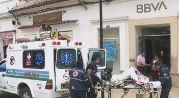 Docente en Pamplona fue en camilla a cobrar su sueldo al banco 