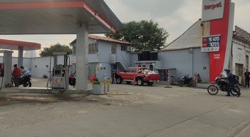 Desde enero, la gasolina ha aumentado $400 por mes. Foto La Opinión