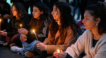 Atribuyen mortal colisión de trenes a “trágico error humano”