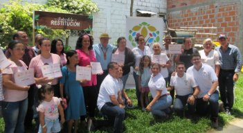 Beneficiados de restitución de tierras se reunieron con director nacional.