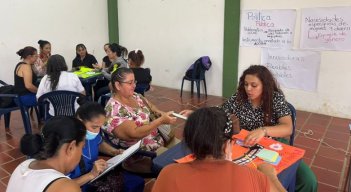 Mujeres de toda la ciudad han estado exponiendo sus necesidades y problemáticas para construir intersectorialmente este documento./ Foto  Cortesía. 