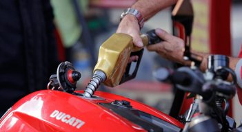El cupo de combustible subsidiado se agotaría más rápido en los municipios que conservarían su condición de frontera. Foto Archivo La Opinión