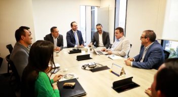 El gobernador Silvano Serrano evaluó con el Invías la obra de construcción de la Troncal del Catatumbo/Foto cortesía/La Opinión