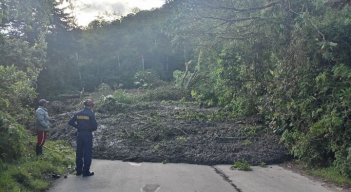 Por ahora, intentan determinar si el deslizamiento es producto de las lluvias o por una falla geológica. / Foto Cortesía / La Opinión 