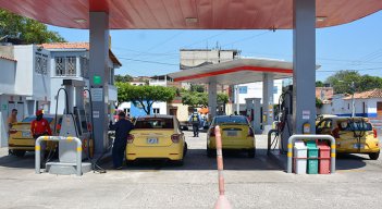 El gasto diario de gasolina, en promedio, es de $60.000, señalan los taxistas./ Foto Leonardo Favio Oliveros/La Opinión