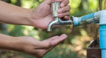 La comunidad pide que el agua llegue con más frecuencia./ Foto Cortesía / La Opinión 