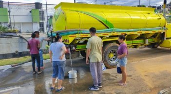 La comunidad pide que el agua llegue con más frecuencia./ Foto Cortesía / La Opinión 