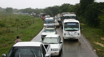Los campesinos le cantan la tabla hoy al Alcalde Jairo Yáñez en Patillales./Foto archivo
