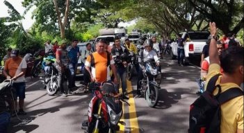 Los bloqueos iniciaron el día de ayer. / Foto: Cortesía / La Opinión 