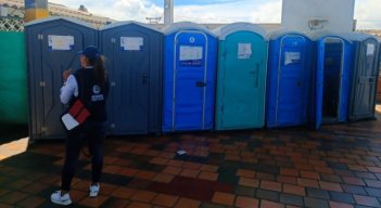 Faltó plata para terminar baños de colegios