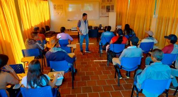 Los campesinos reciben el apoyo y asesoría de la Secretaría de Posconflicto y Cultura de Paz. / Foto: Cortesía