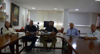 Sandra Guzmán (Fitac), Víctor Méndez (CCV), Sergio Castillo (CCC), Leonardo Méndez (Colfecar) y Nelson Ureña (Asoata)./ Foto Leonardo Favio Oliveros-La Opinión