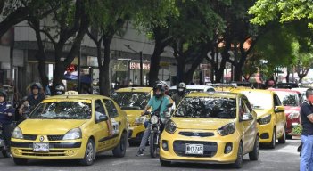 Este mes podrían aprobarse nuevas tarifas, todo depende de que el Mintransporte expida la resolución. / Foto: Archivo / La Opinión 