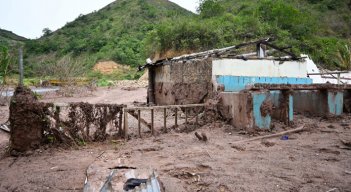 En video: Habitantes de El Tarrita relatan el drama que viven tras la avalancha