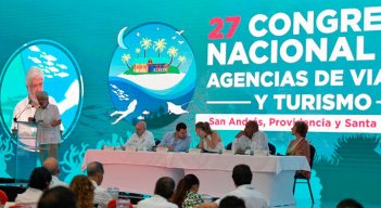 Umaña recalcó que ha sido un arduo año de trabajo y de consultas en busca de un modelo que ponga al turismo como la base del desarrollo del país. 