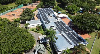 Cúcuta le apuesta a la energía solar con 240 paneles en el Tennis Golf Club