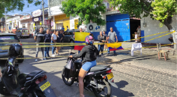 Cierre de vías en El Contento