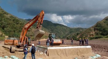 Terraplén para la instalación del puente militar en El Tarrita/Foto cortesía