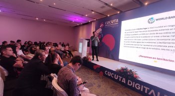 El gerente de Productos de Medio Ambiente de Inteia, Sebastián Meza, habló de analítica para la descarbonización. /Foto Leonardo Favio Oliveros-La Opinión
