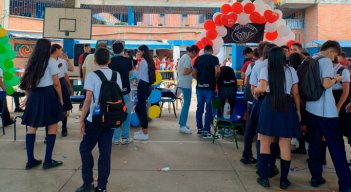 Feria de emprendimientos colegio Eustorgio Colmenares Baptista